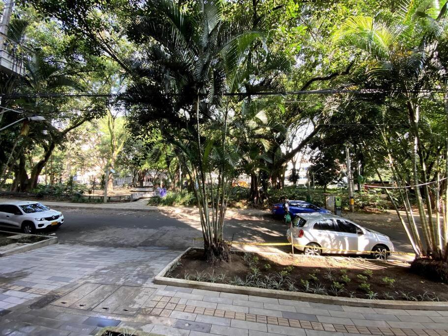 Prime Laureles Location With Air Conditioning Медельин Экстерьер фото